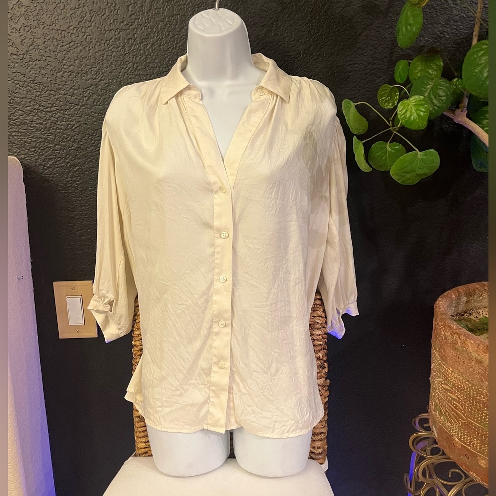 Theory silk bouton half sleeve blouse